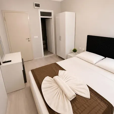 Giray Hotel *
