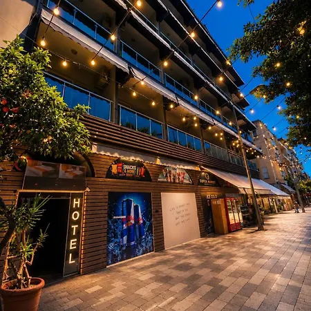 Giray Hotel *